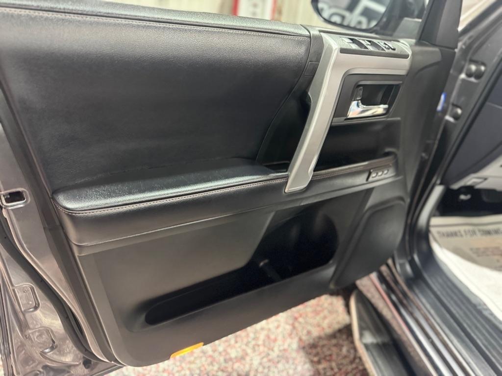 Toyota 4Runner TRD Off Road Premium 4WD (Natl) 2018