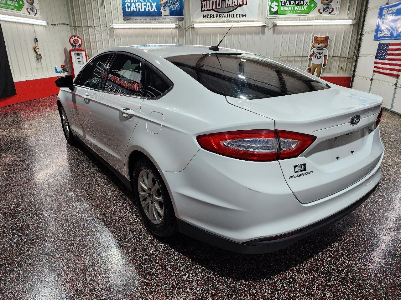 Ford Fusion 4dr Sdn S FWD 2016