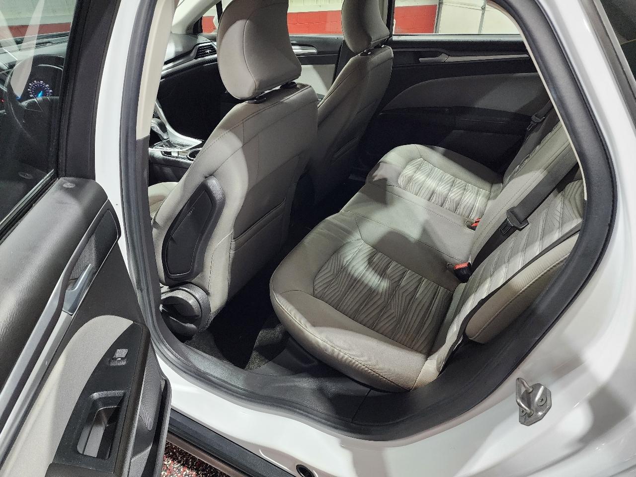 Ford Fusion 4dr Sdn S FWD 2016