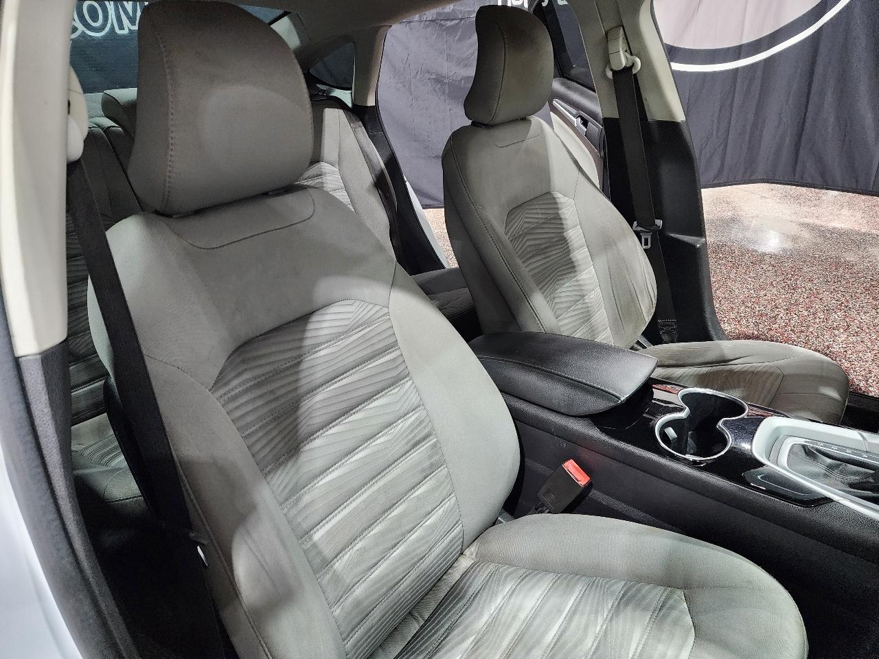 Ford Fusion 4dr Sdn S FWD 2016