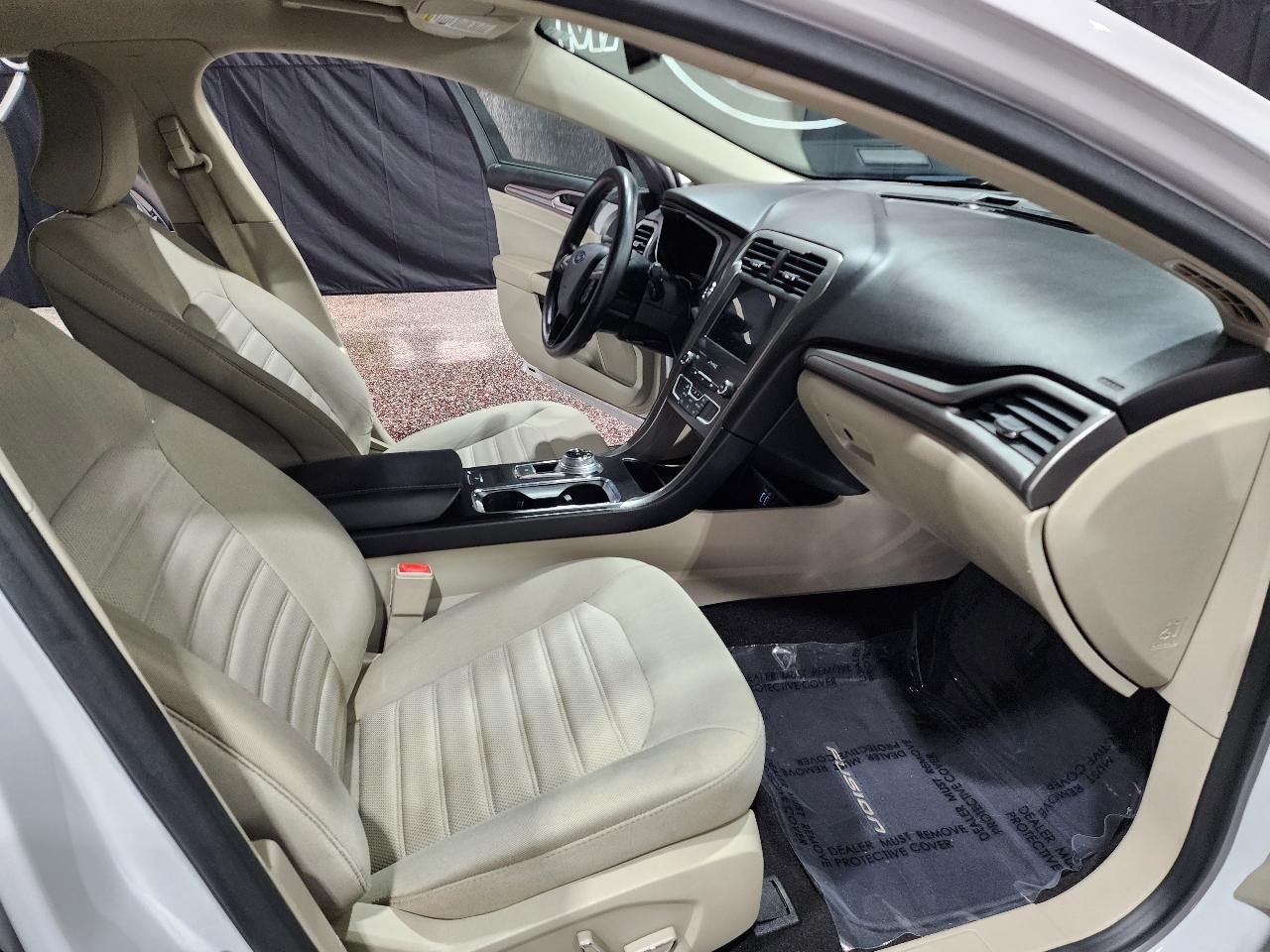 Ford Fusion SE FWD 2019