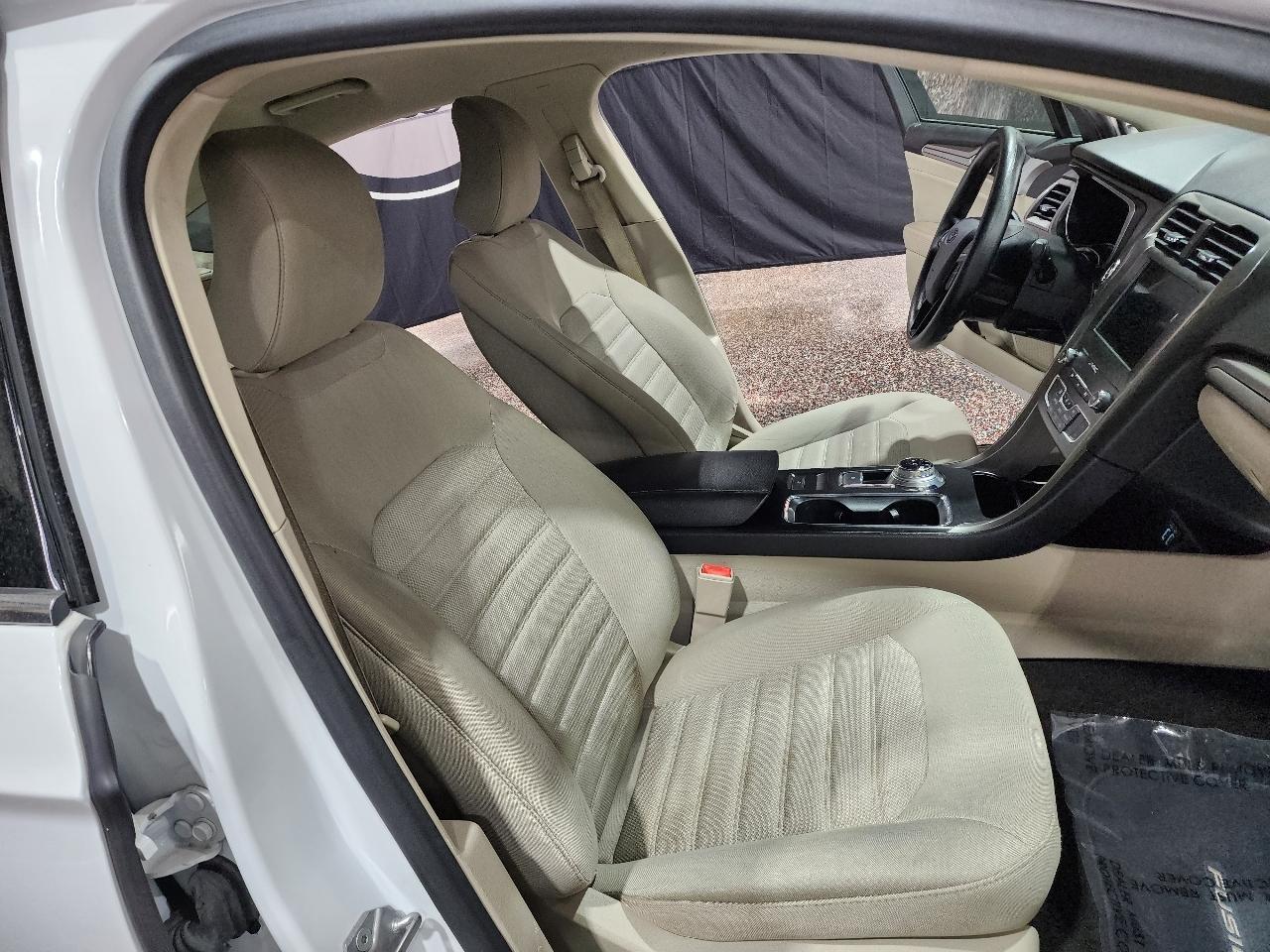 Ford Fusion SE FWD 2019