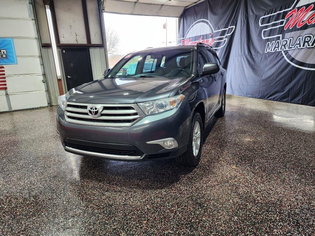 Toyota Highlander FWD 4dr V6 (Natl) 2013