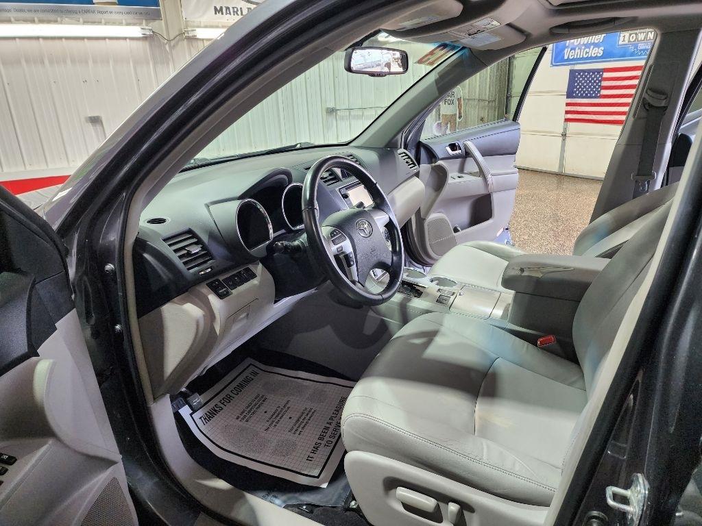 Toyota Highlander FWD 4dr V6 (Natl) 2013