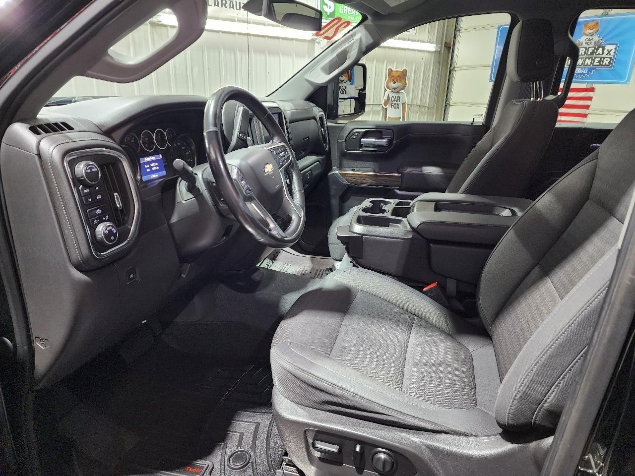 Chevrolet Silverado 1500 4WD Crew Cab 147" LT 2020