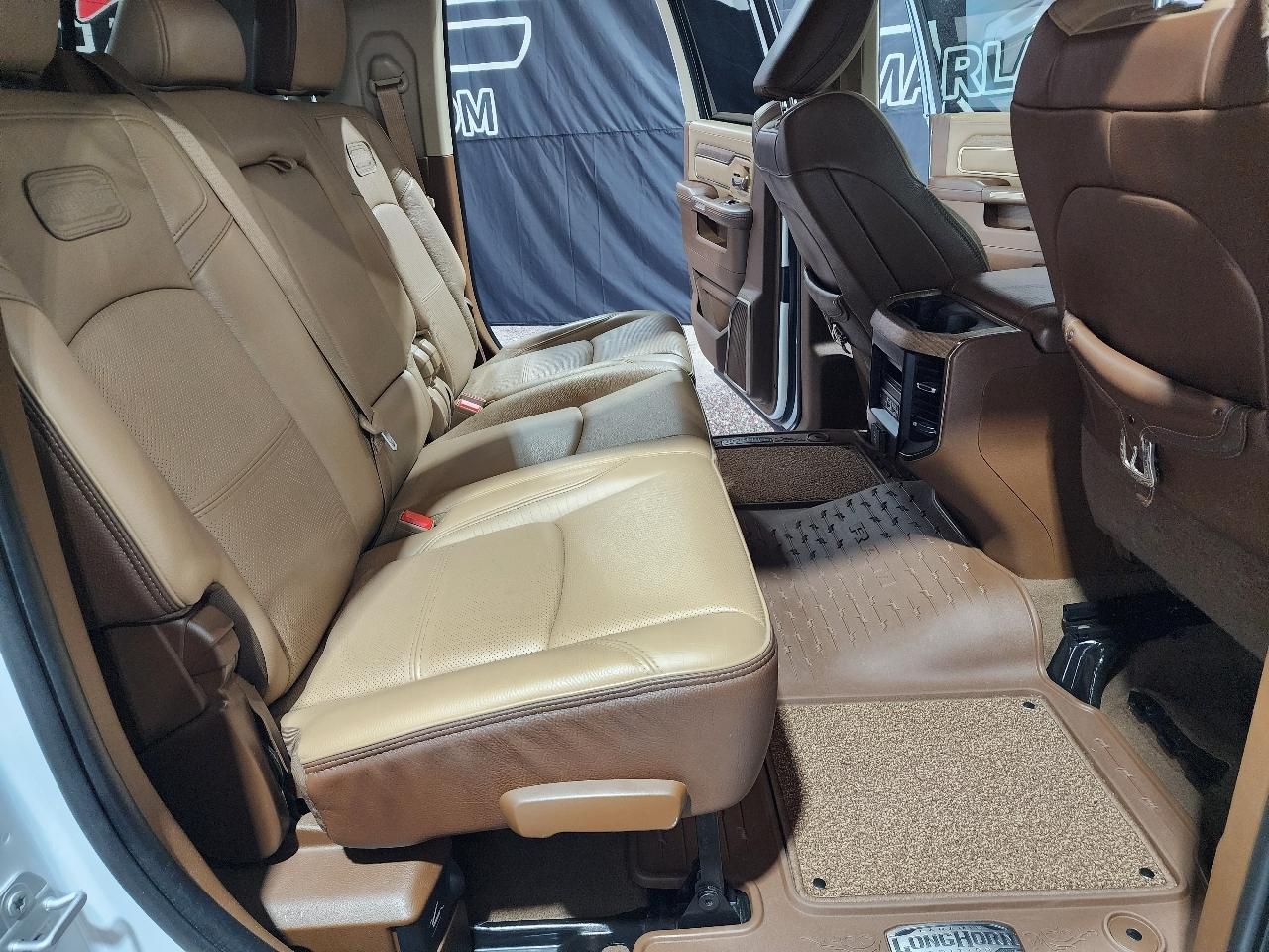 RAM 3500 Longhorn 4x4 Mega Cab 6'4" Box 2020