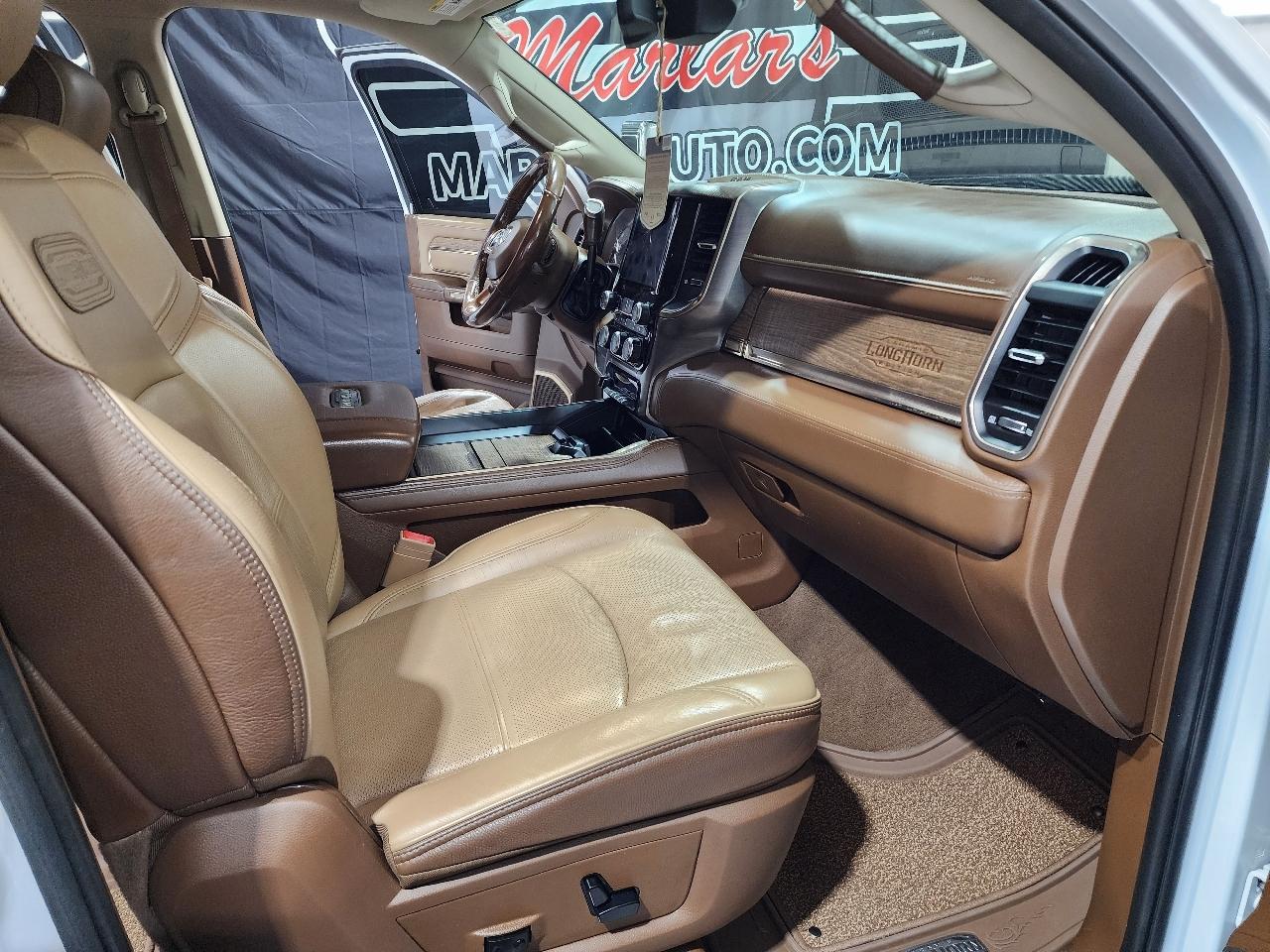 RAM 3500 Longhorn 4x4 Mega Cab 6'4" Box 2020