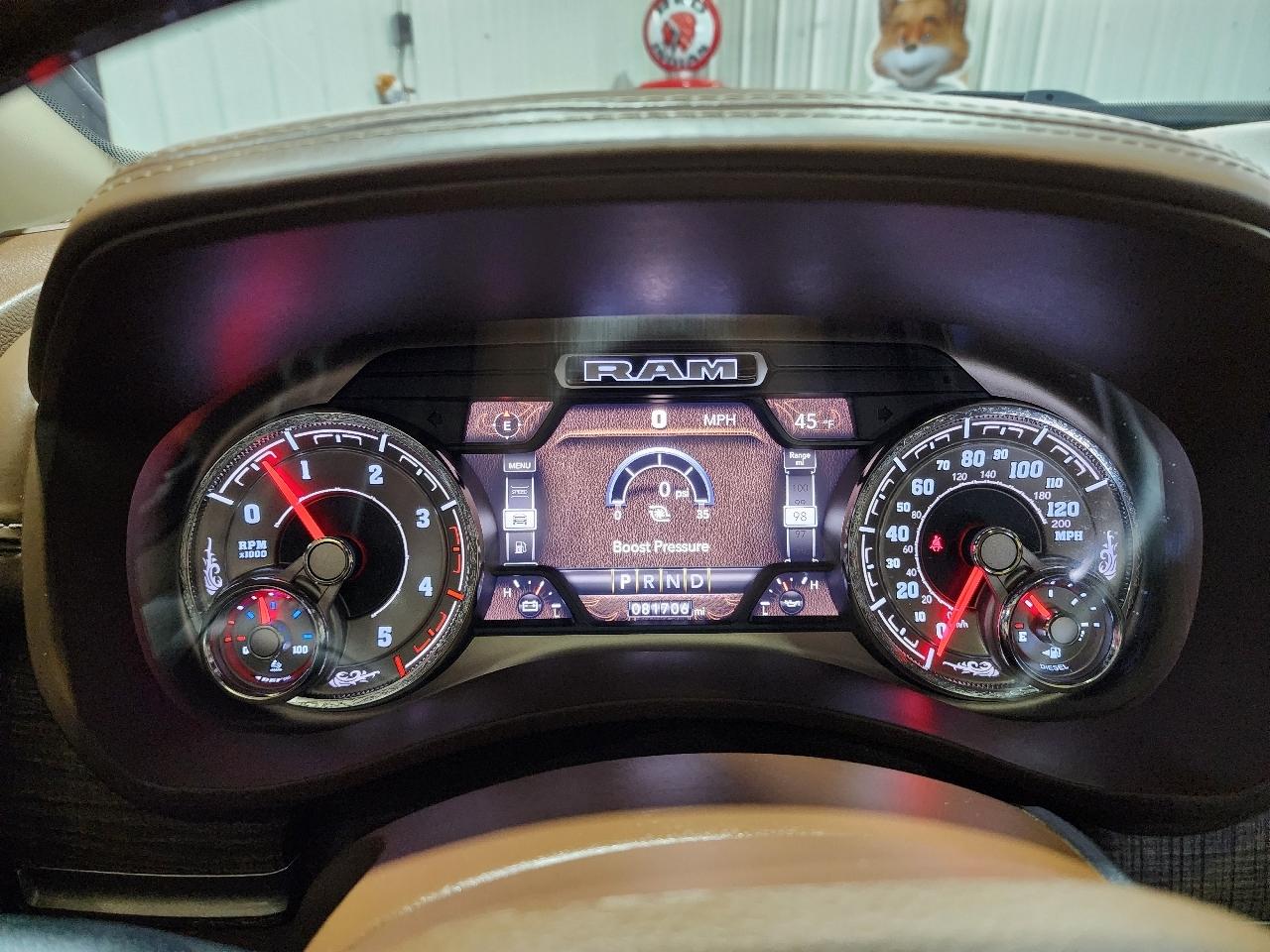 RAM 3500 Longhorn 4x4 Mega Cab 6'4" Box 2020