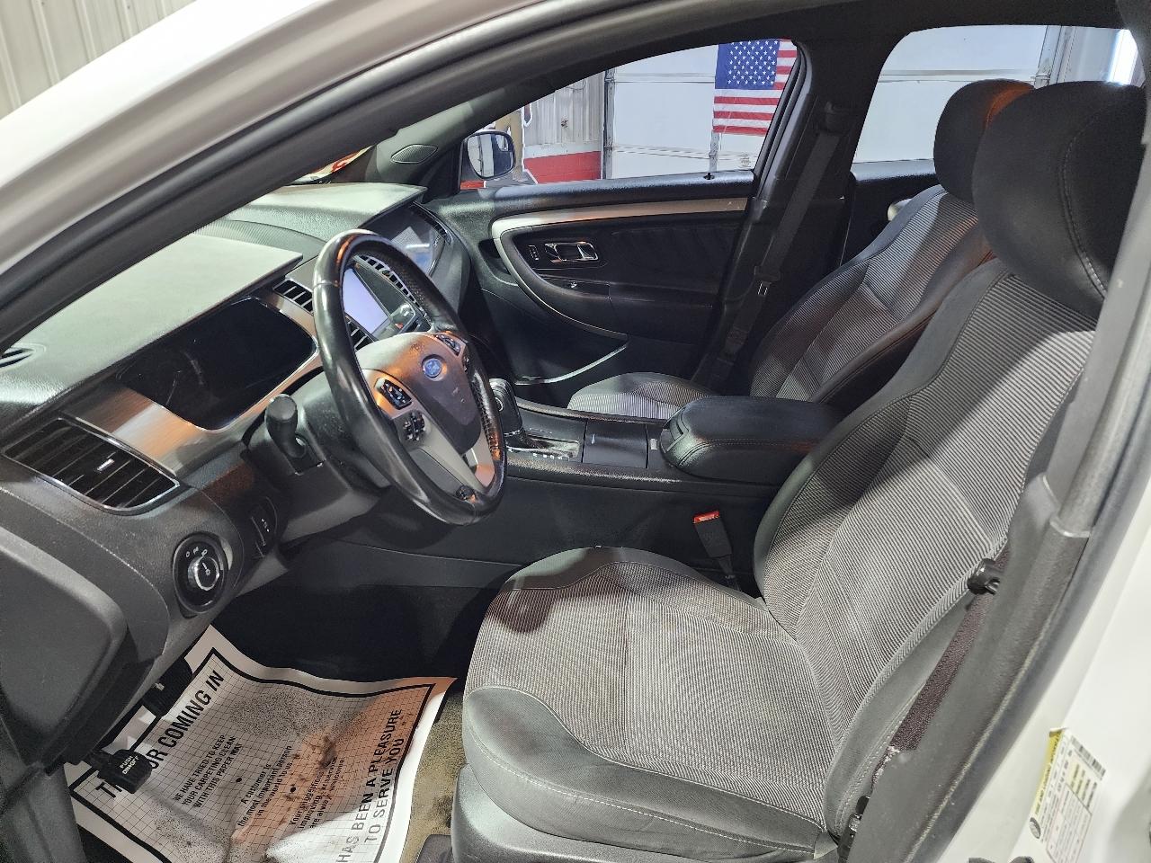 Ford Taurus 4dr Sdn SEL FWD 2013