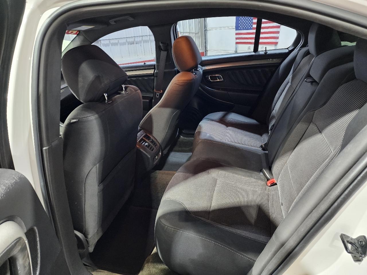 Ford Taurus 4dr Sdn SEL FWD 2013