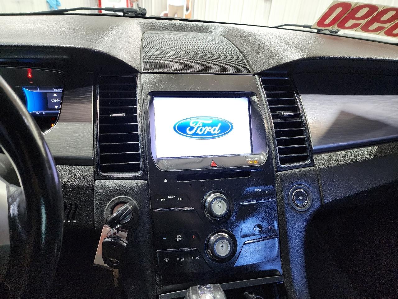 Ford Taurus 4dr Sdn SEL FWD 2013