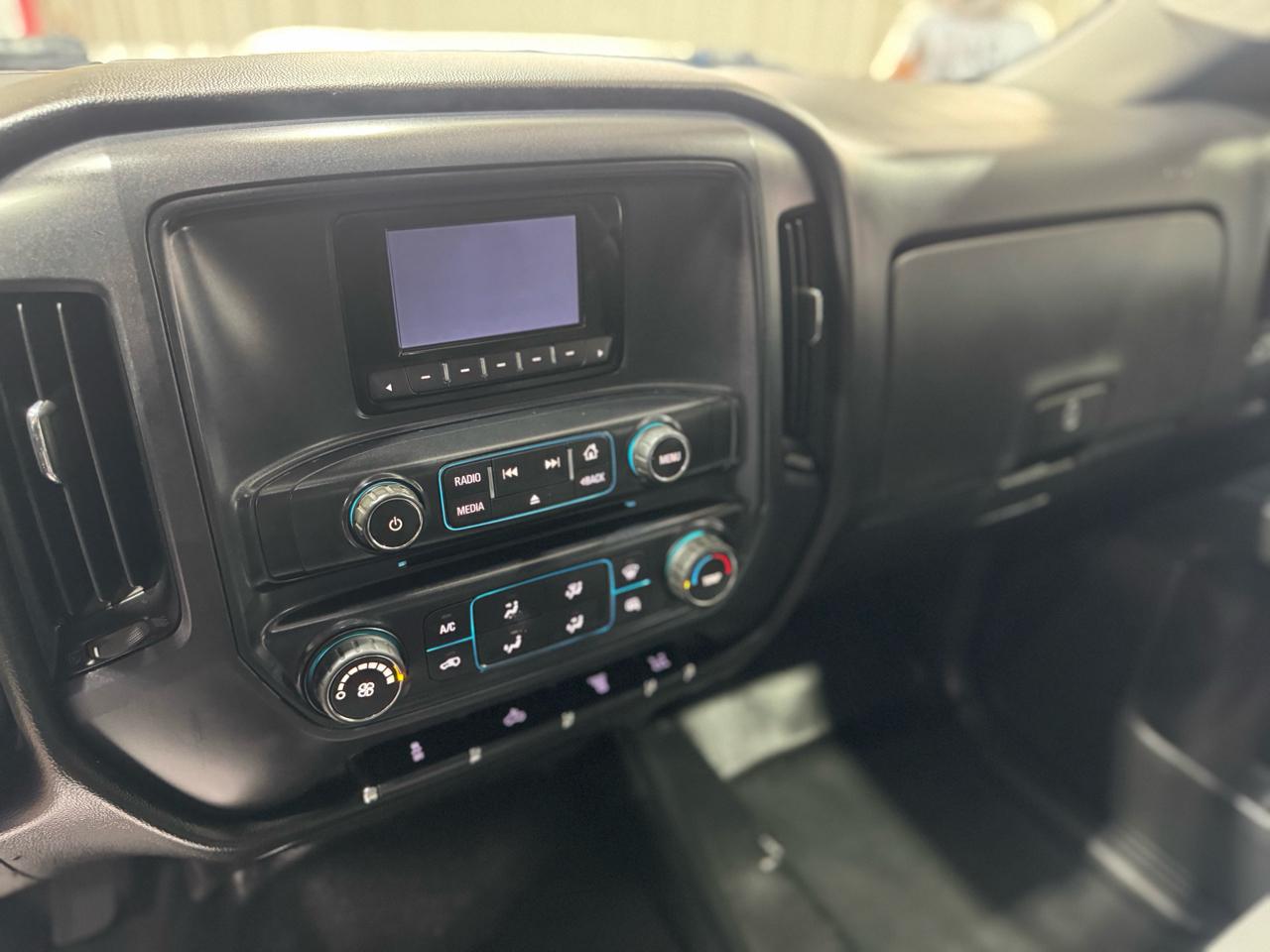 Chevrolet Silverado 3500HD Built After Aug 14 4WD Crew Cab 171.5" WB, 59.06" CA WT 2015
