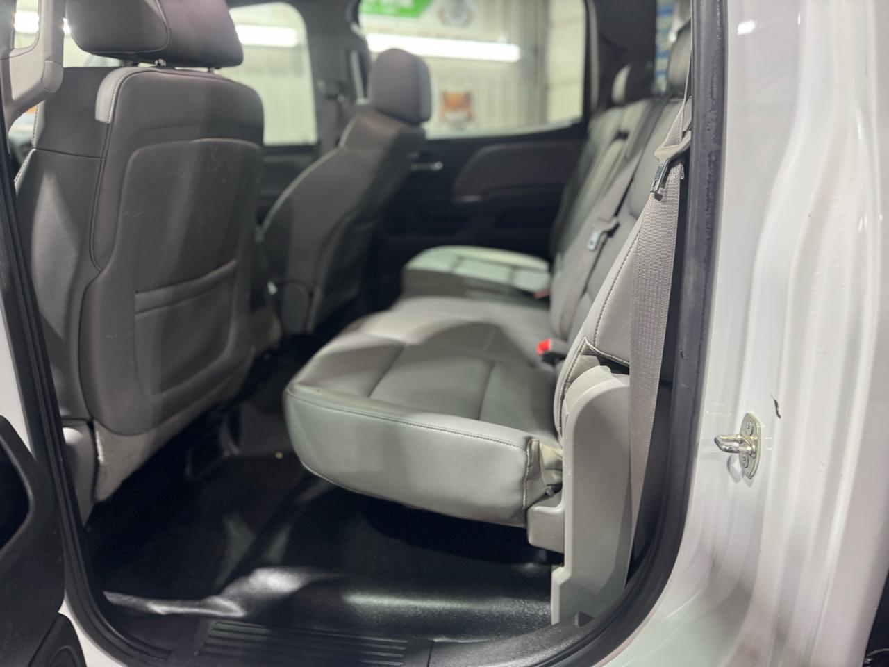 Chevrolet Silverado 3500HD Built After Aug 14 4WD Crew Cab 171.5" WB, 59.06" CA WT 2015