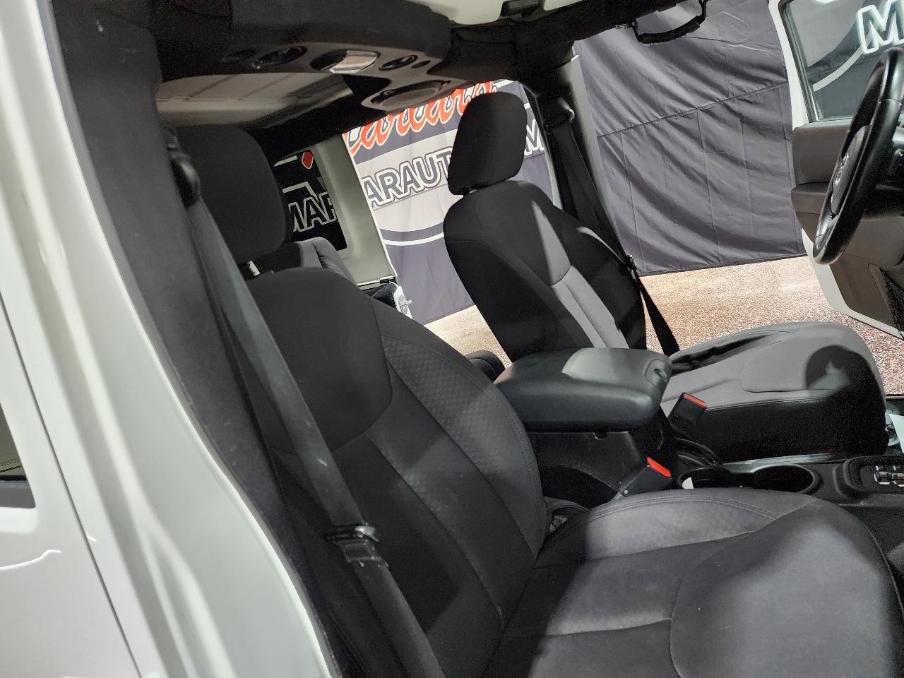Jeep Wrangler Unlimited 4WD 4dr Sport 2014