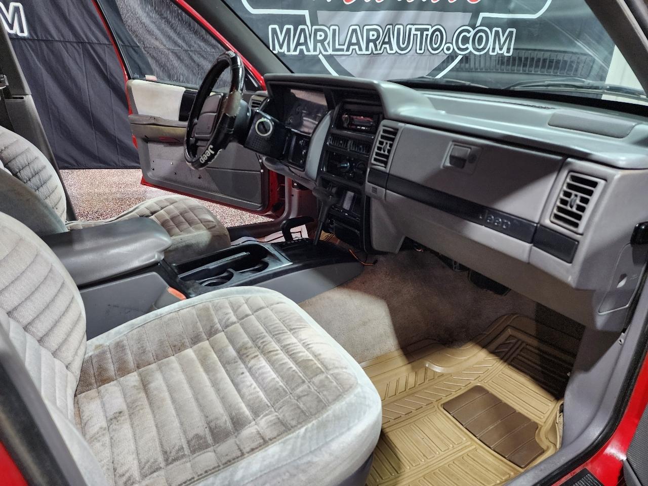 Jeep Grand Cherokee 4dr Laredo 4WD 1994