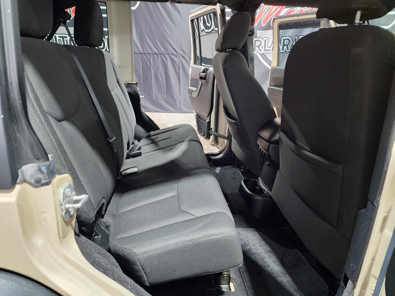 Jeep Wrangler Unlimited 4WD 4dr Sport 2016