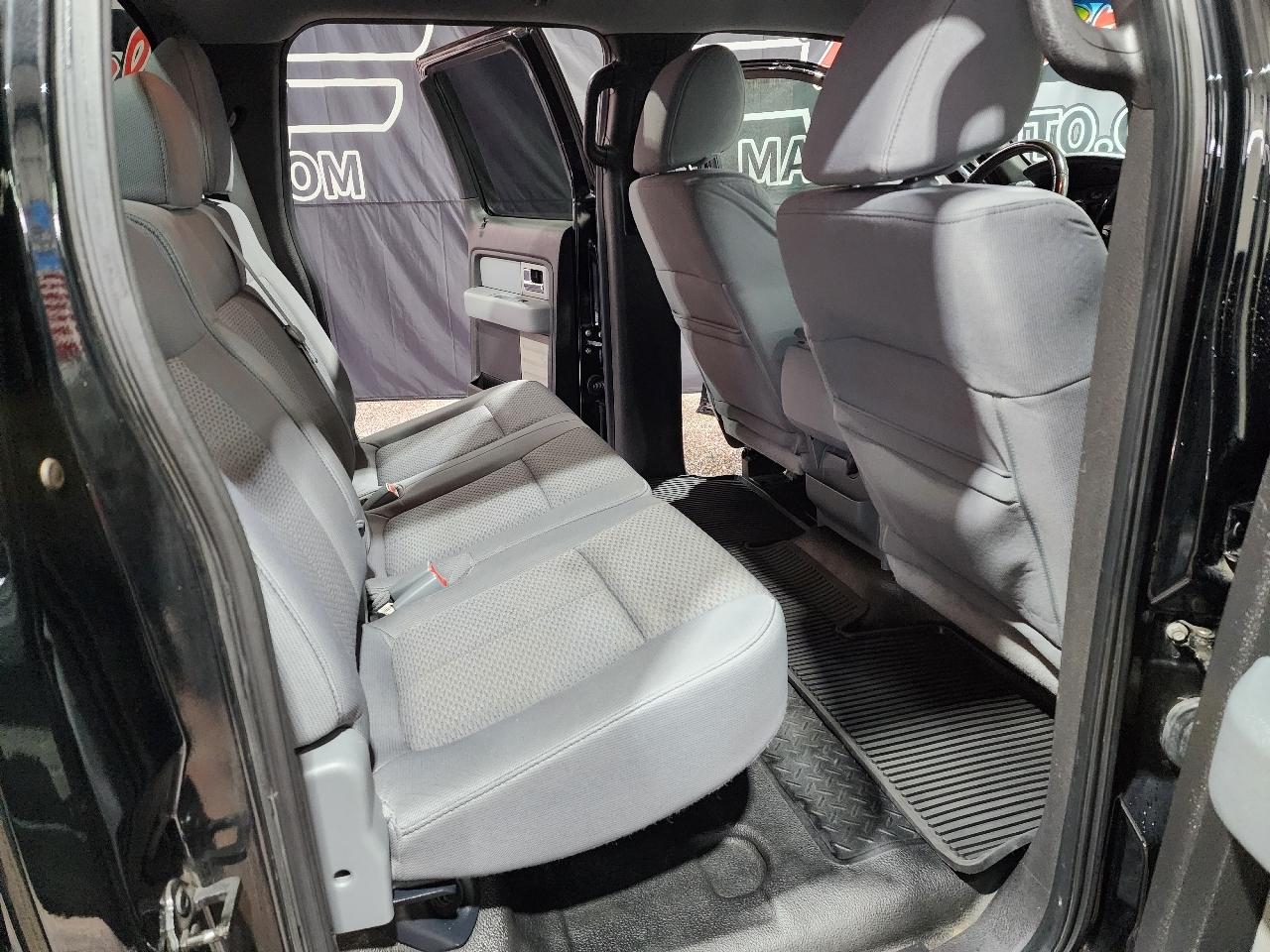 Ford F-150 4WD SuperCrew 145" Platinum 2011