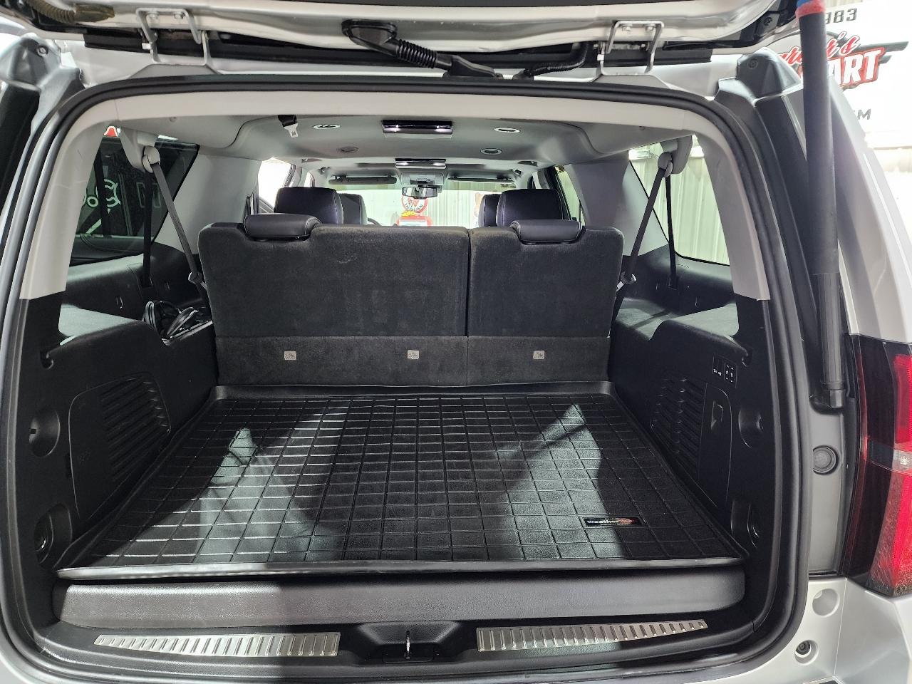 Chevrolet Suburban 4WD 4dr LT 2020