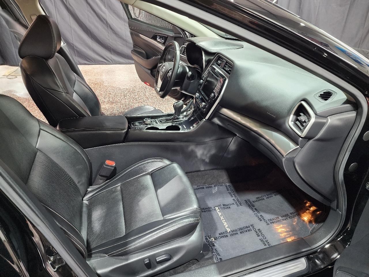 Nissan Maxima SV CVT 2022