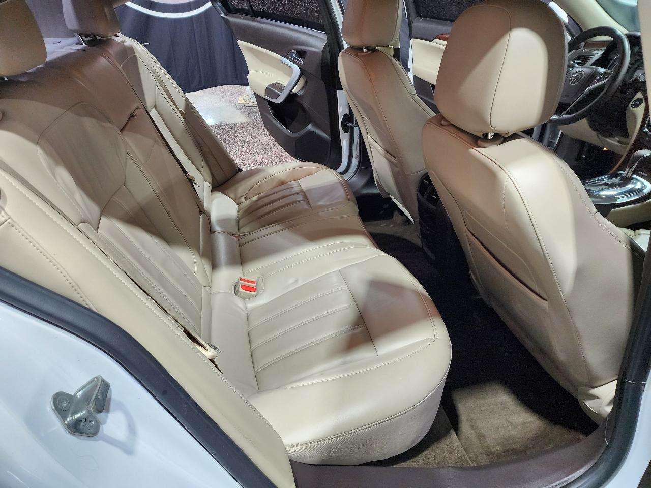 Buick Regal 4dr Sdn Premium I FWD 2014