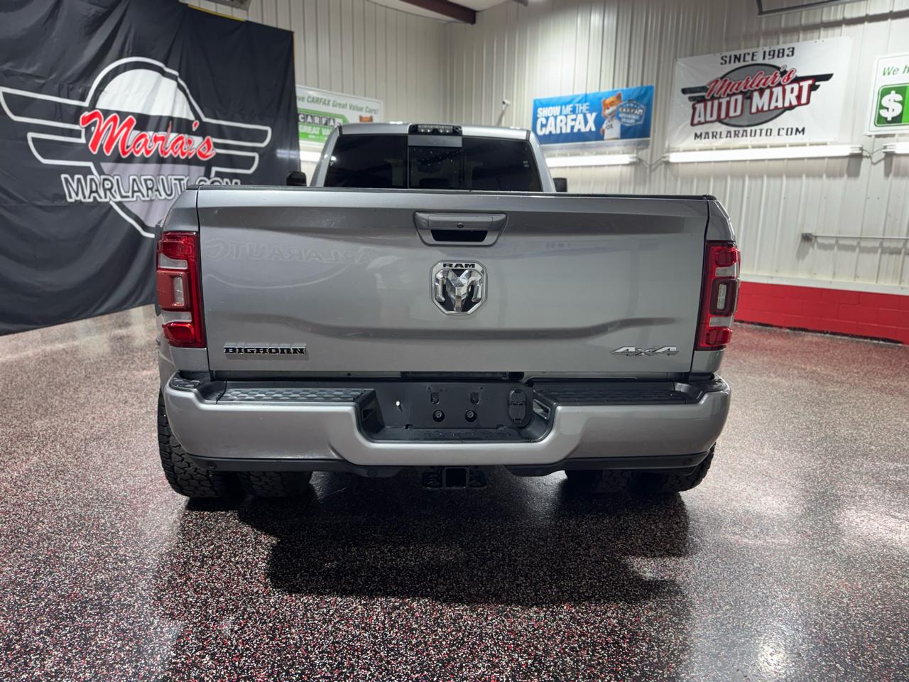 RAM 3500 Big Horn 4x4 Crew Cab 8' Box 2020