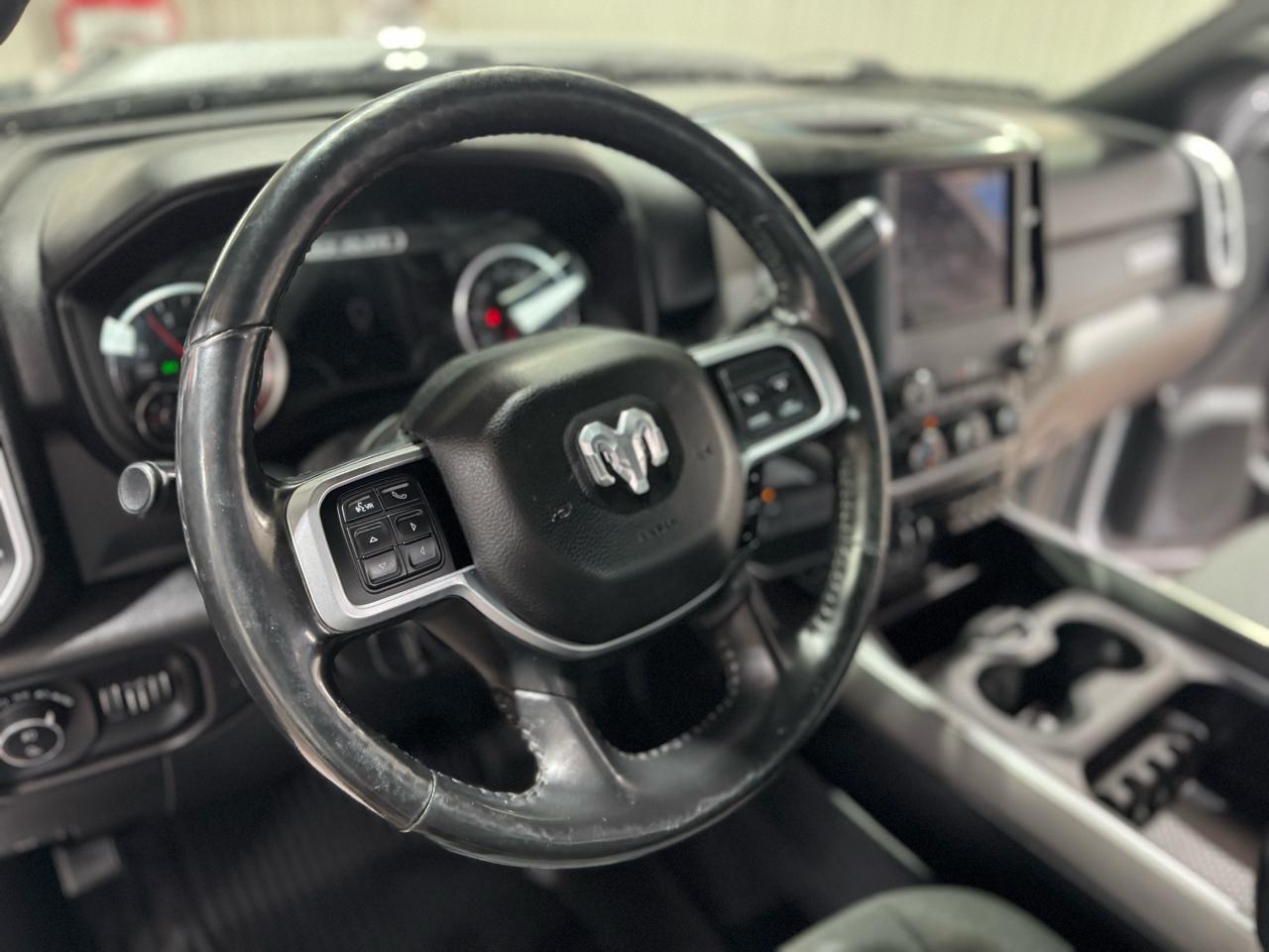 RAM 3500 Big Horn 4x4 Crew Cab 8' Box 2020