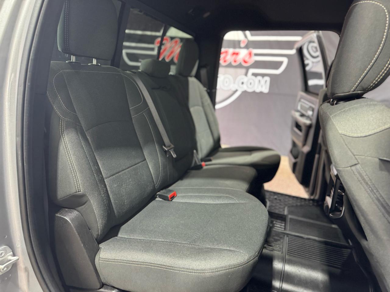 RAM 3500 Big Horn 4x4 Crew Cab 8' Box 2020