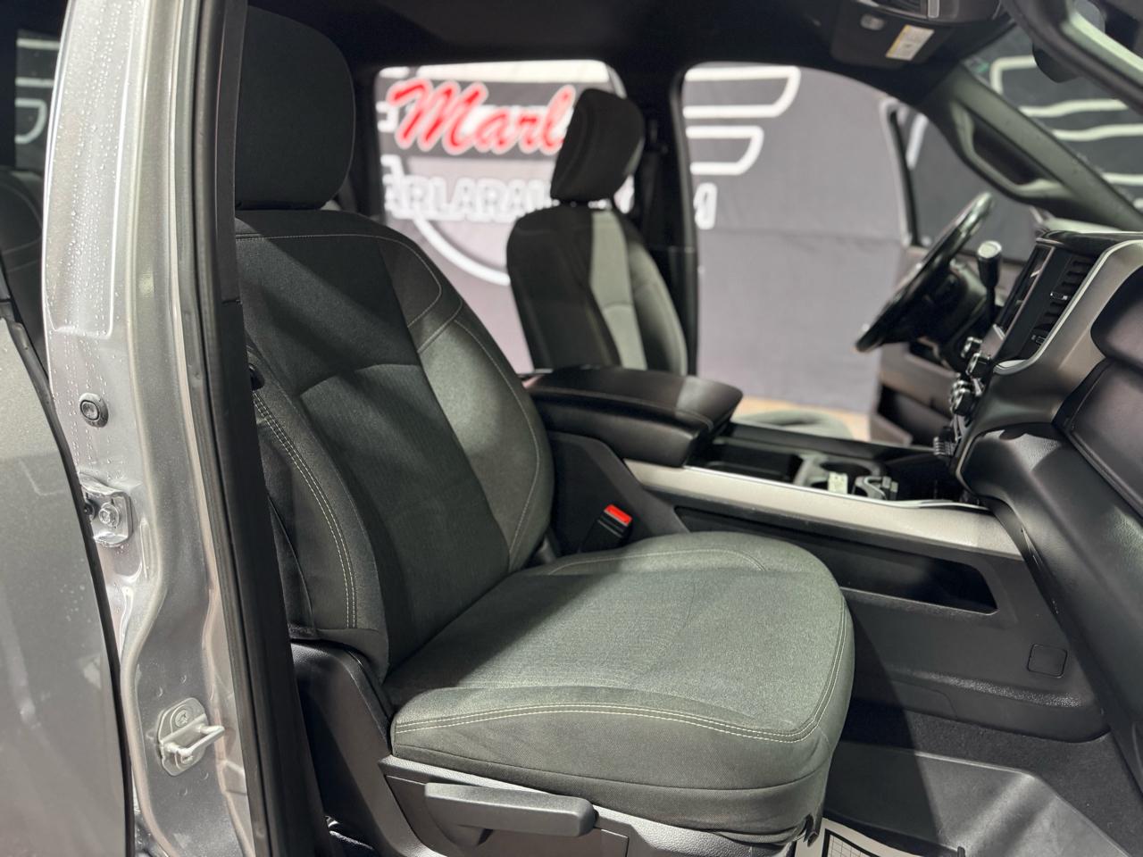 RAM 3500 Big Horn 4x4 Crew Cab 8' Box 2020