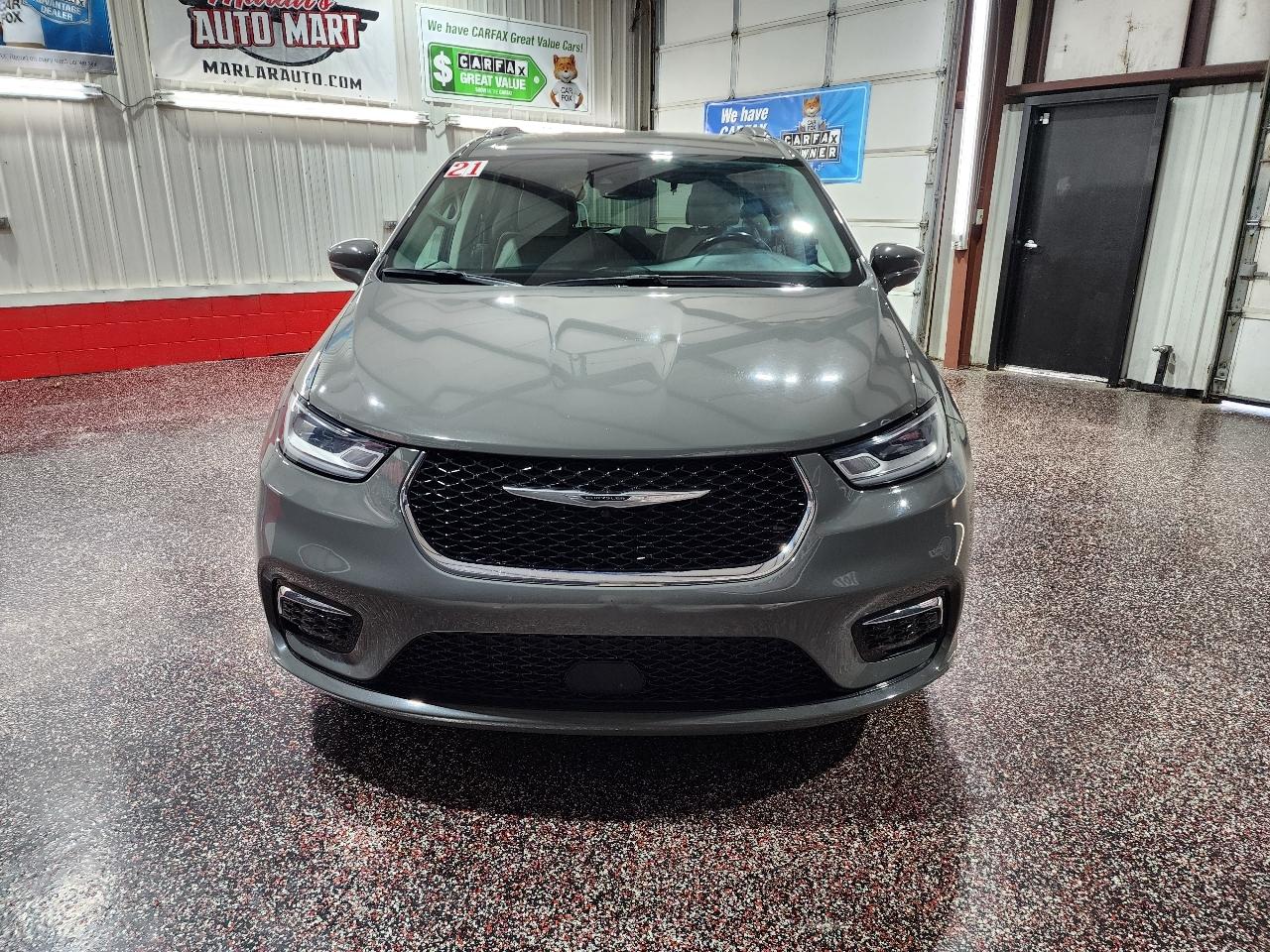 Chrysler Pacifica Touring L FWD 2021