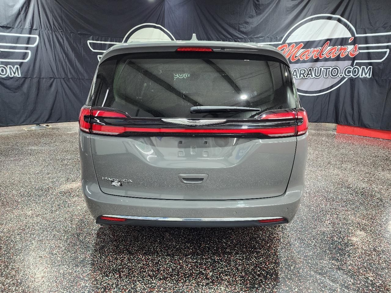 Chrysler Pacifica Touring L FWD 2021