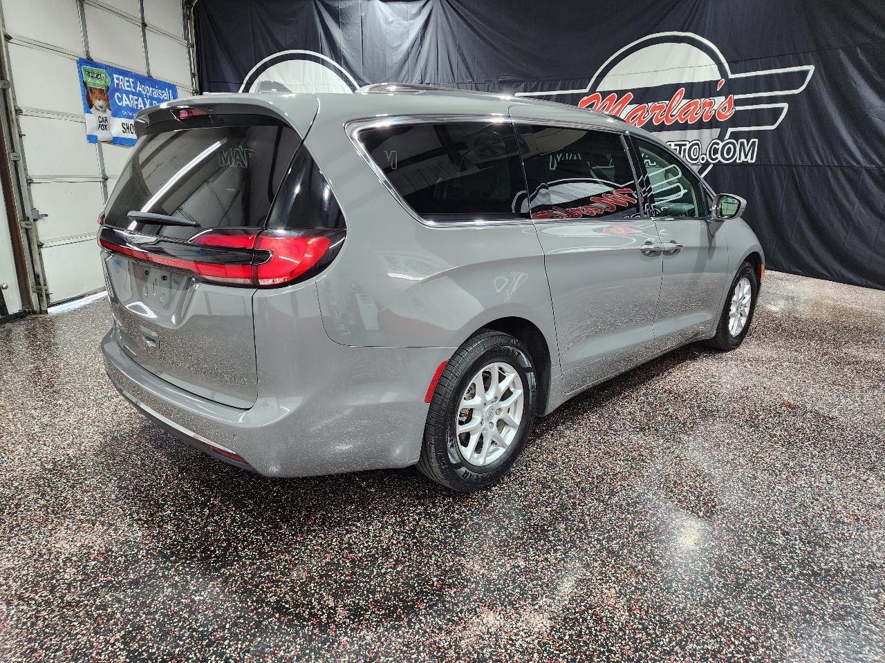 Chrysler Pacifica Touring L FWD 2021