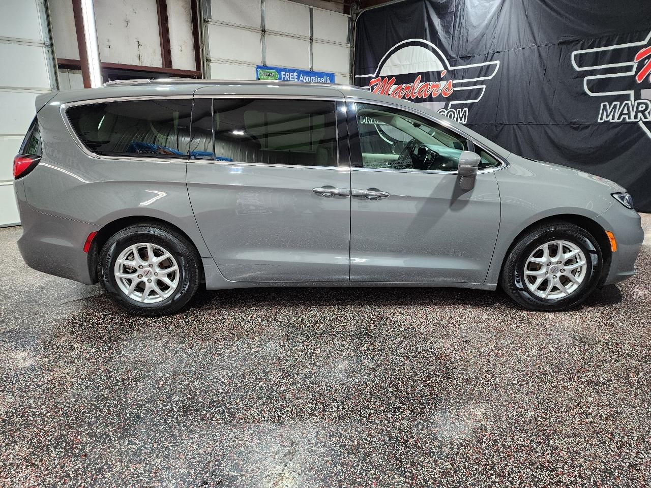 Chrysler Pacifica Touring L FWD 2021