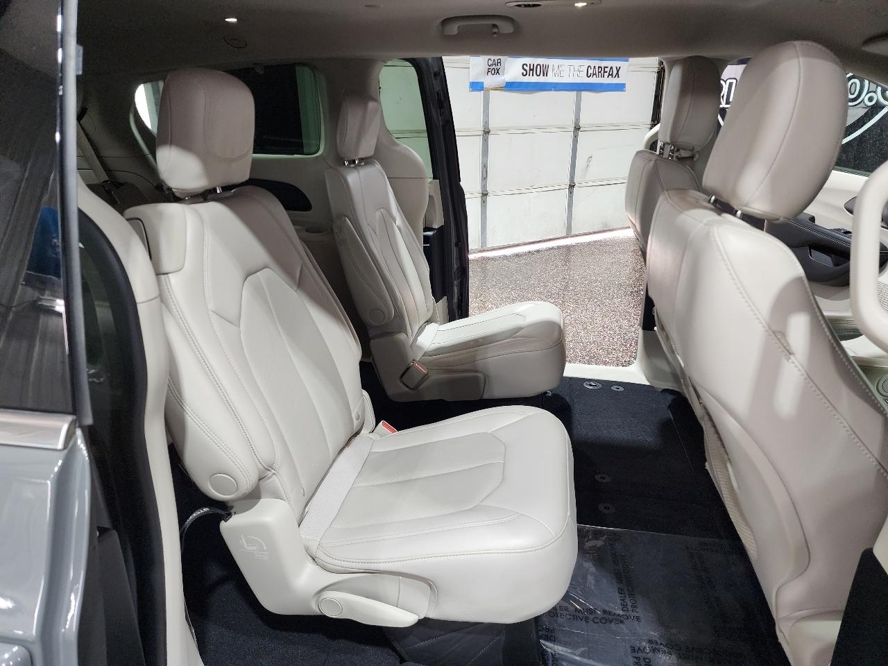 Chrysler Pacifica Touring L FWD 2021