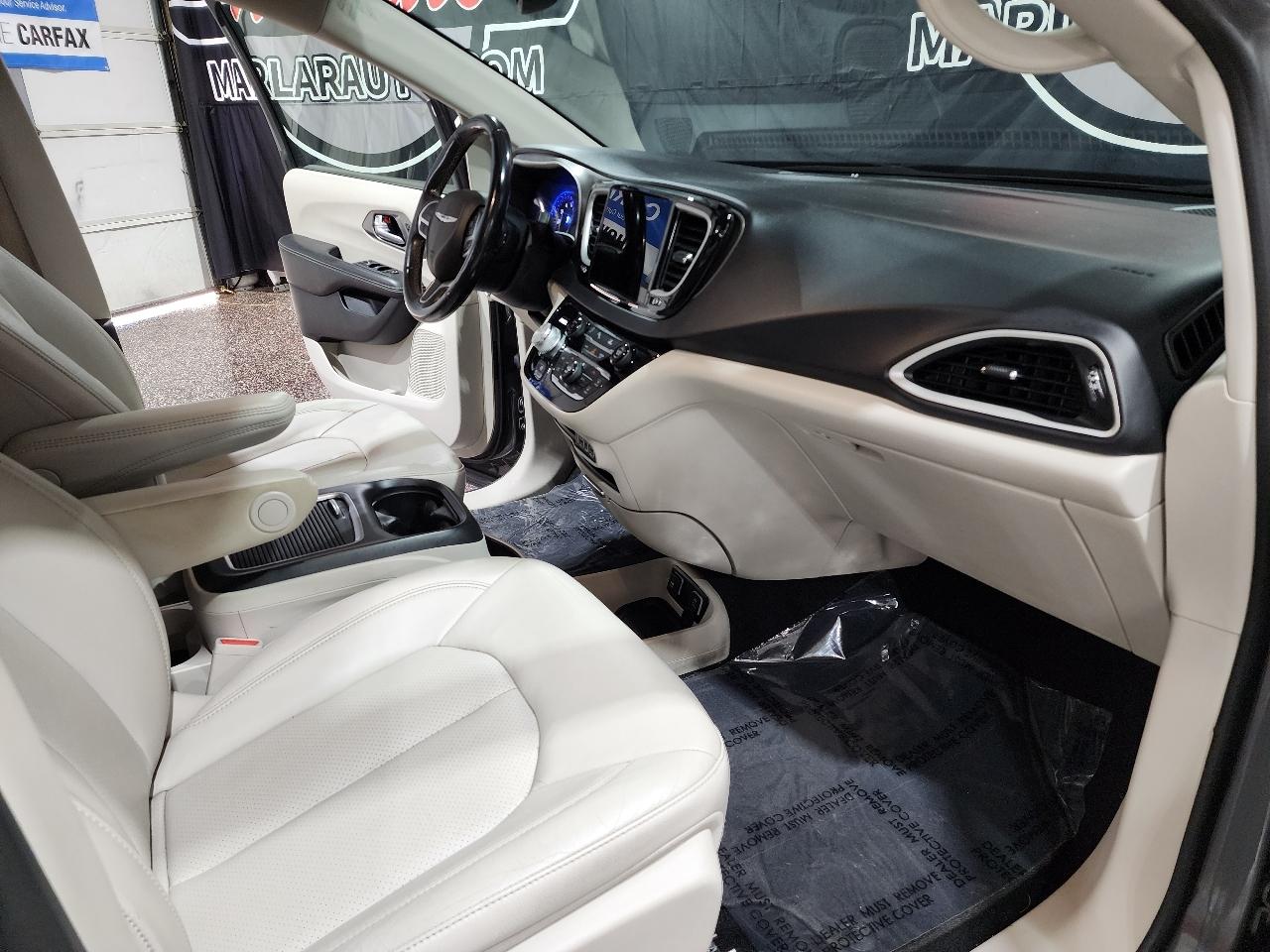 Chrysler Pacifica Touring L FWD 2021