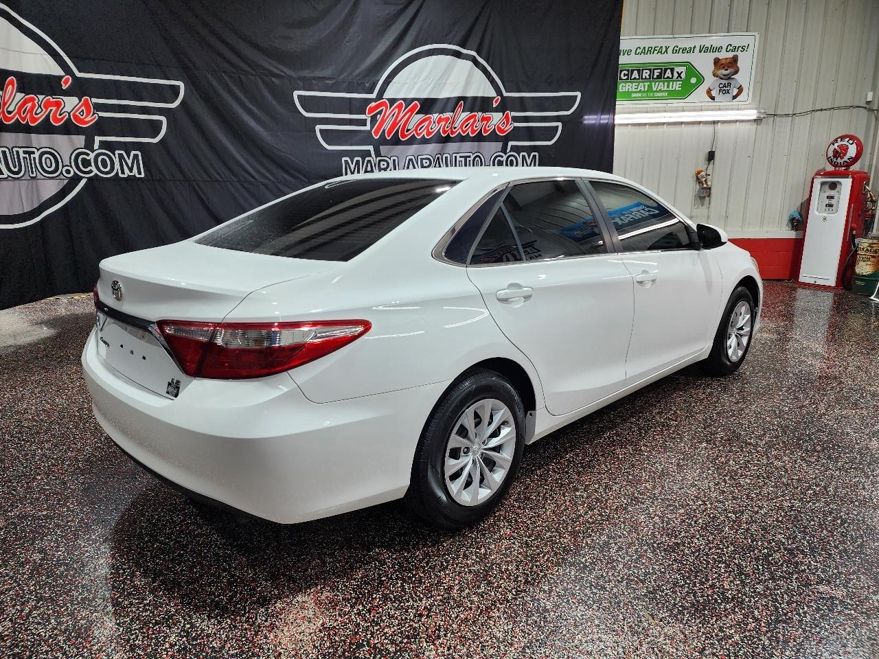 Toyota Camry 4dr Sdn I4 Auto SE w/Special Edition Pkg (Natl) 2016