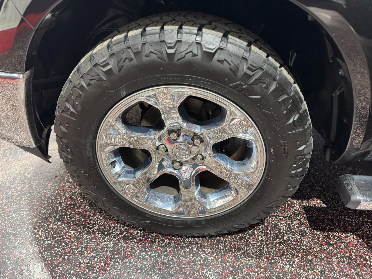 RAM 1500 Laramie 4x4 Crew Cab 5'7" Box 2018