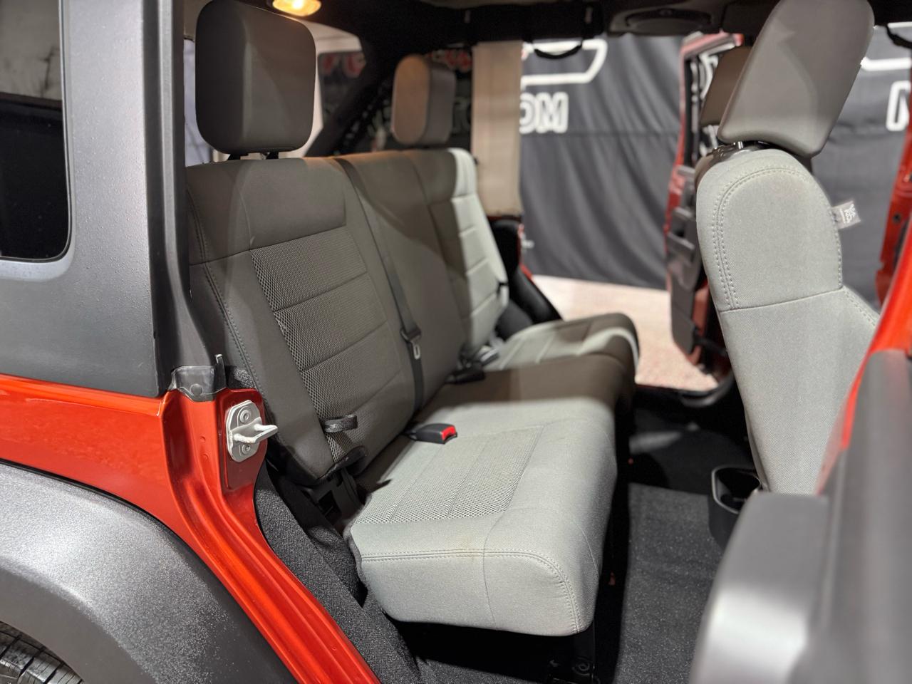 Jeep Wrangler Unlimited 4WD 4dr X 2009