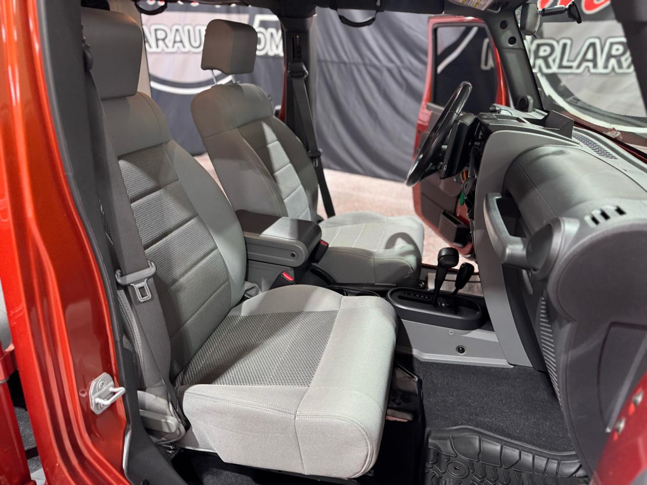 Jeep Wrangler Unlimited 4WD 4dr X 2009