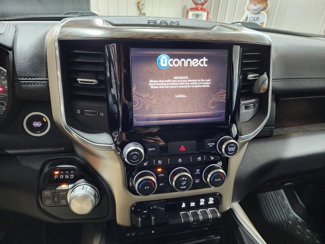 RAM 1500 Laramie 4x4 Crew Cab 6'4" Box 2019