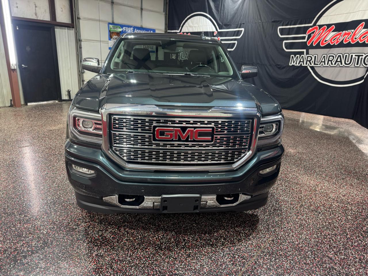 GMC Sierra 1500 4WD Crew Cab 143.5" Denali 2018