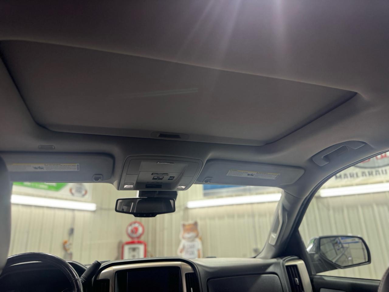 GMC Sierra 1500 4WD Crew Cab 143.5" Denali 2018