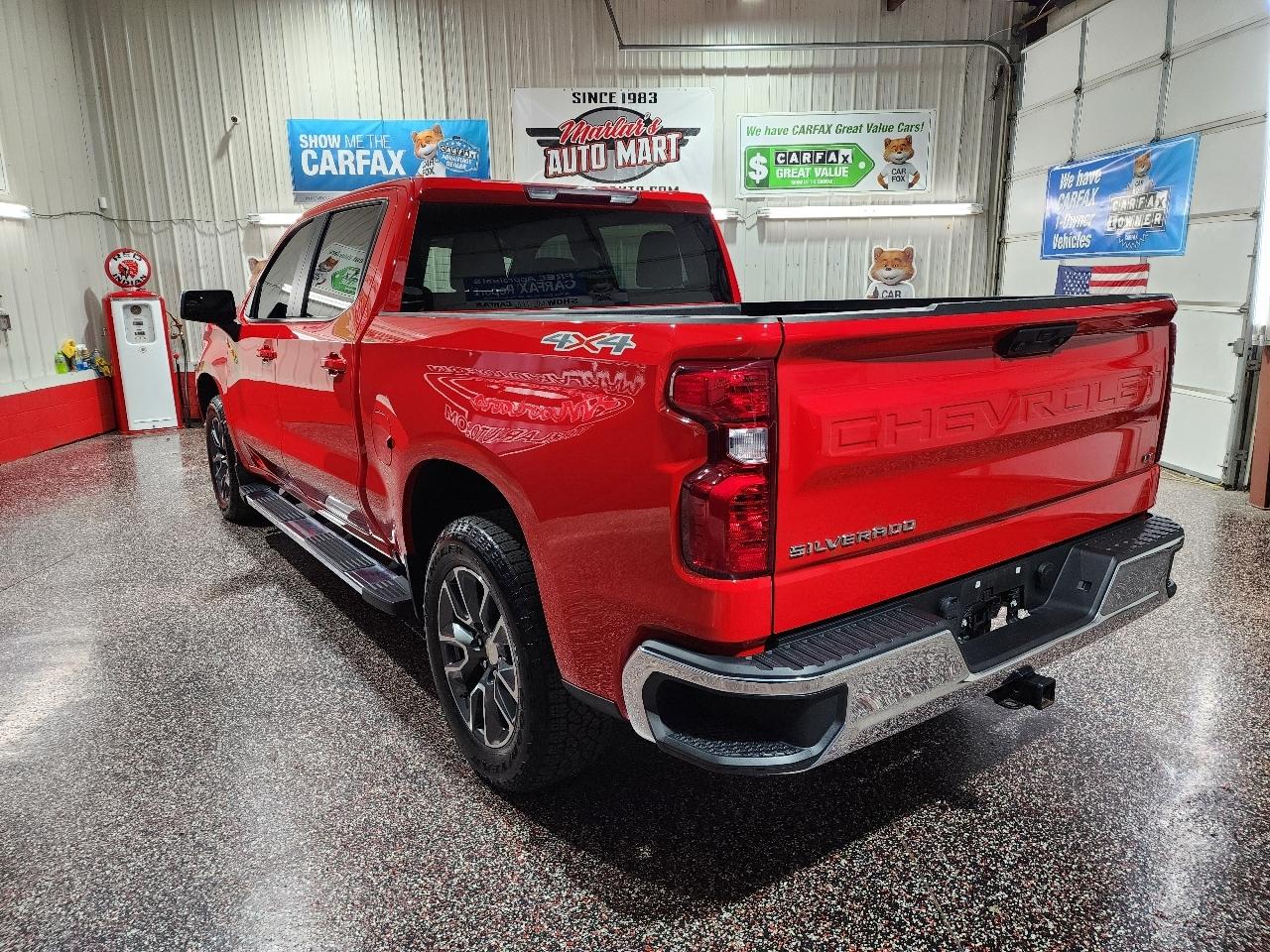 Chevrolet Silverado 1500 4WD Crew Cab 147" LT w/1LT 2023