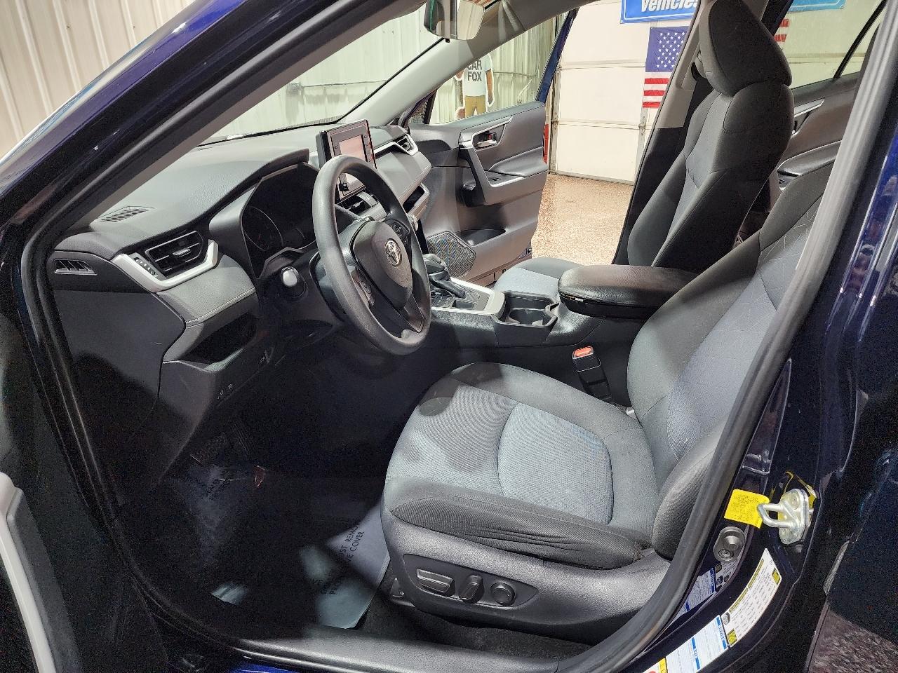 Toyota RAV4 XLE AWD (Natl) 2019