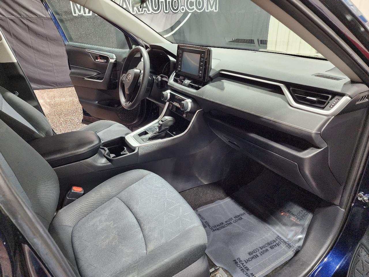 Toyota RAV4 XLE AWD (Natl) 2019