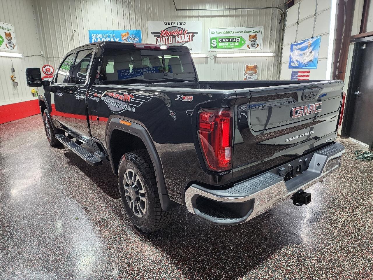 GMC Sierra 2500HD 4WD Crew Cab 159" SLT 2023