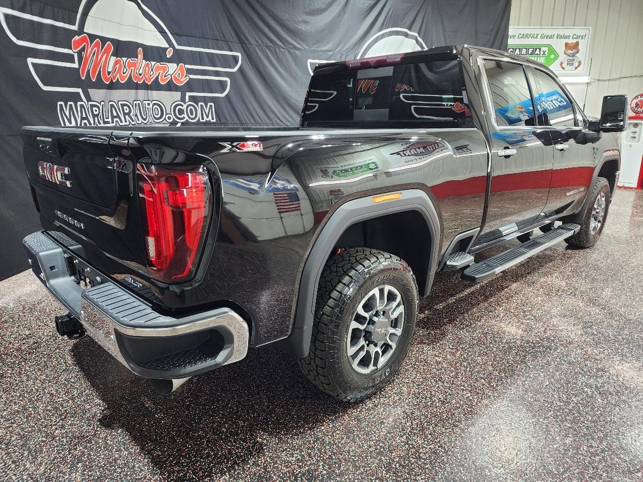 GMC Sierra 2500HD 4WD Crew Cab 159" SLT 2023