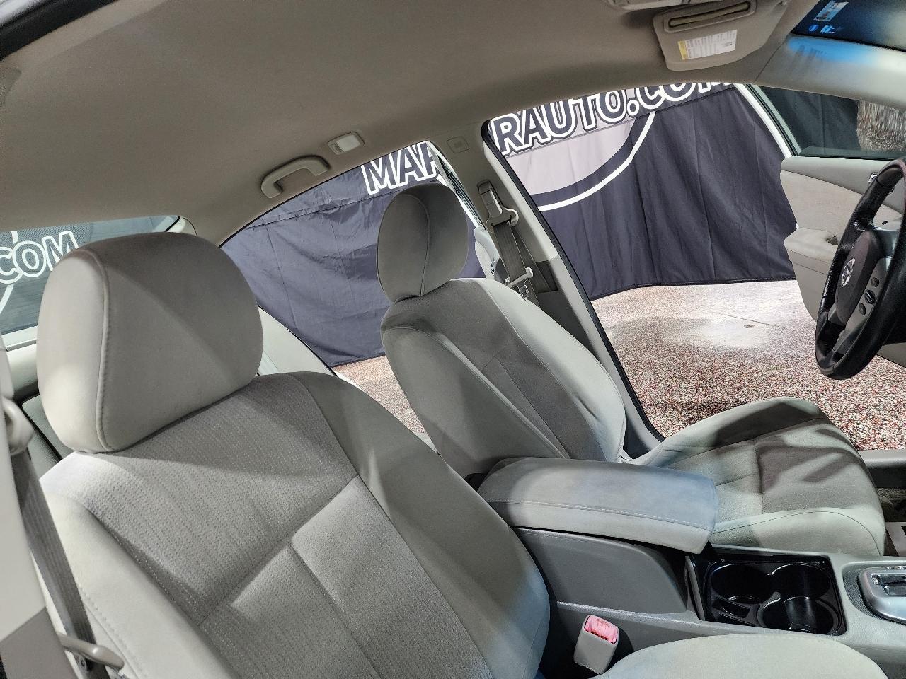 Nissan Altima 4dr Sdn I4 CVT 2.5 S 2012
