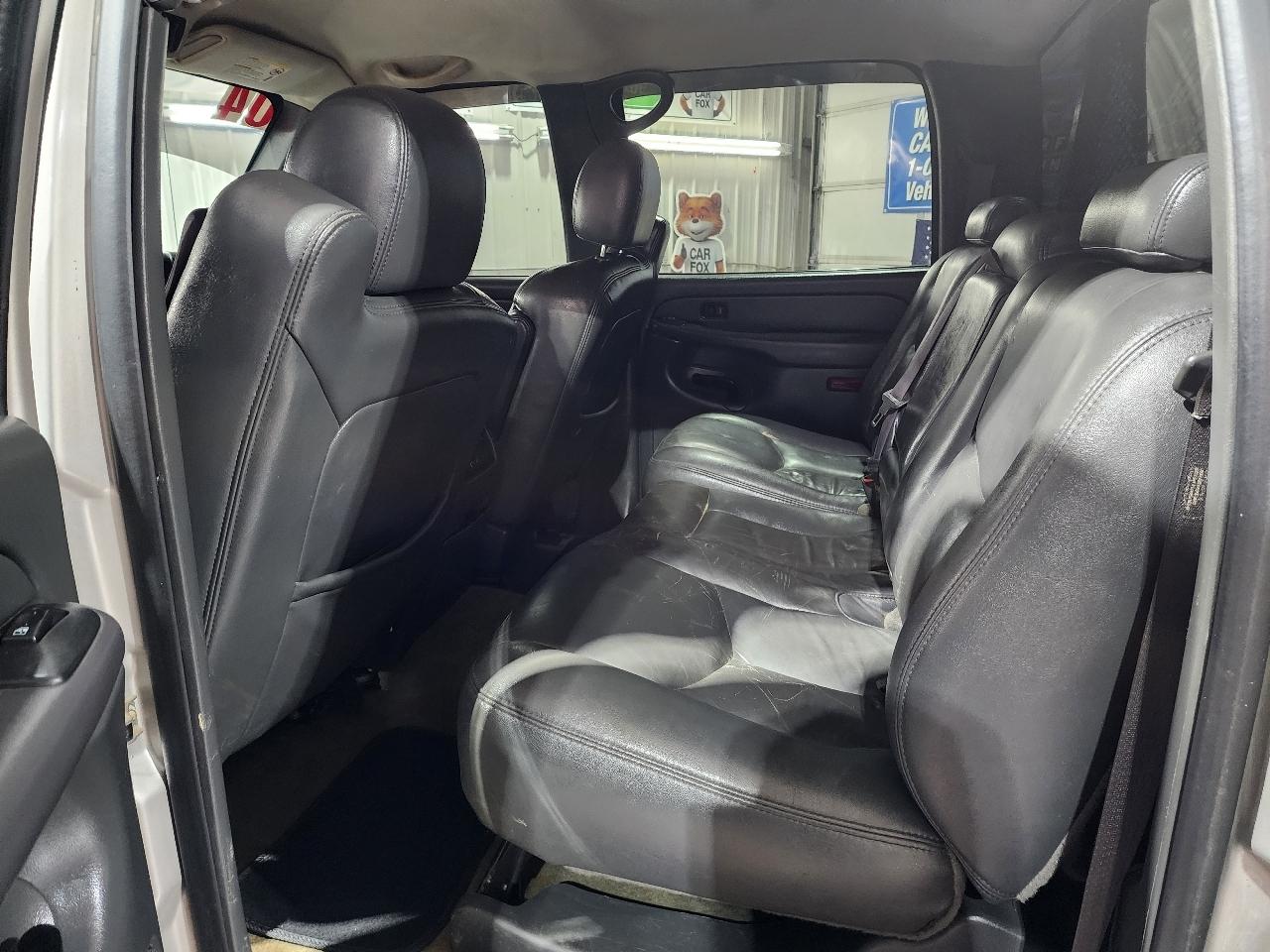 Chevrolet Silverado 2500HD Crew Cab 153" WB 4WD LT 2004