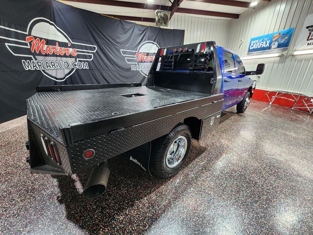 RAM 3500 4WD Crew Cab 172" WB 60" CA Tradesman 2015