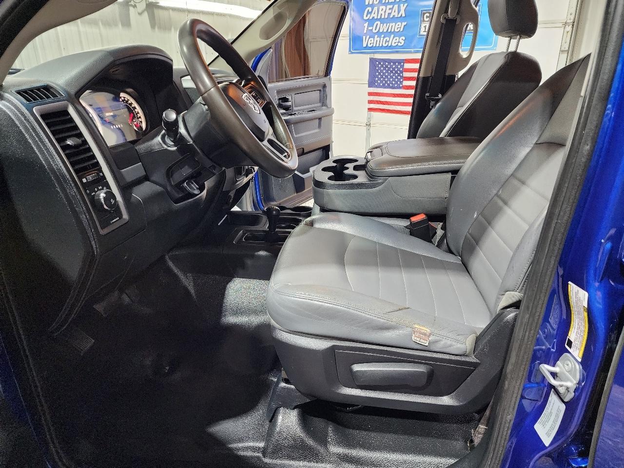RAM 3500 4WD Crew Cab 172" WB 60" CA Tradesman 2015